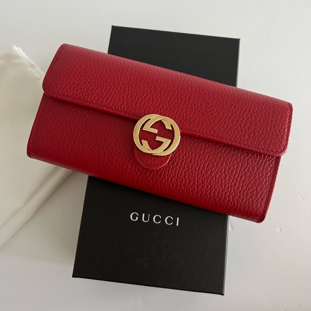 Red Gucci Wallet. CAO0G-615524-6420-0